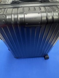 Rimowa Essential 行李箱