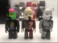 KAWS x Medicom Toy BE@RBRICK "Dissected Companion"。
