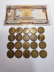 香港渣打銀行五元紙幣及硬幣