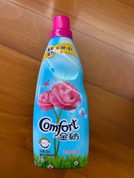 COMFORT 金紡精華衣物柔順劑880毫升