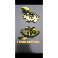 WAVE100 SEAT LOCK BRACKET 77230-KEV-900