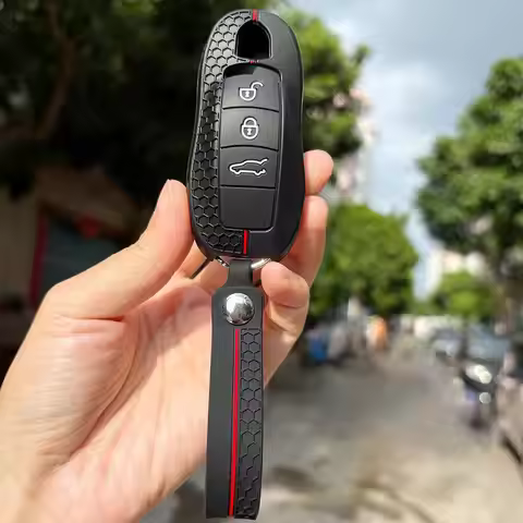 Keychain Holder For Porsche Macan Cayman Spyder 718 Boxster 718 Panamera Spyder Carrera Key Case Fob