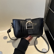 [Ready Stock] Temperament Texture Flow Ladies Bag 2023 Flow One-Shoulder Underarm Bag French Portabl