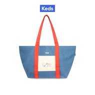 KEDS กระเป๋า รุ่น THE KEDS BAG X SSKTMMEE สียีนส์/ สีแดง ( F25ACB01020 )