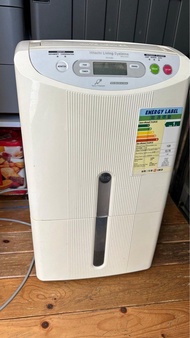 Hitachi Dehumidifier 日立抽濕機