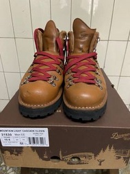 Danner mountain light gtx us10.5 ee