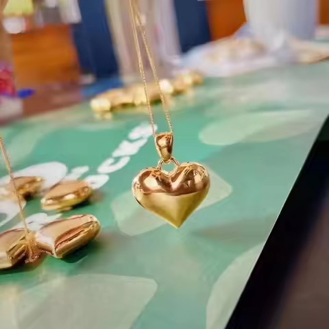 AU750 Gold Cute Heart Pendant Real 18K Gold Fat Heart Pendant Simple Fashion Fine Jewelry Gift