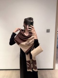 Burberry 經典格紋圍巾