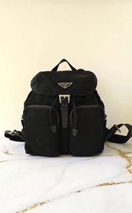 絕版古董品 Prada黑色銀標尼龍雙肩包 後背包 背囊 中古包 二手包