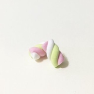 ~~mini 聖誕新品上市~~棉花糖耳環組(2個一組) (可改耳夾式) ((滿600隨機送神秘小禮物))