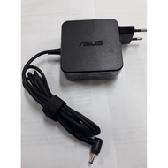 ASUS A442U A442 A442UQ A442UR A441UV 19V 3.42A 4.0*1.35 ADAPTOR