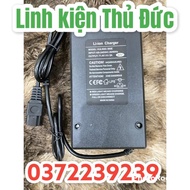 Lktd BN. Electric vehicle charger 17S 60V (71.4V) 5A for 3.7V Li-ion battery, with full indicator li