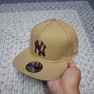 KHAKI NEW YORK YANKEES NY LOGO WORLD SERIES 9FIFTY A FRAME SNAPBACK CAP/HAT BY NEW ERA