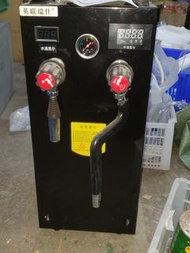 全新未用過~ 國產名牌英联瑞仕商用蒸汽奶泡机/ 蒸氣開水機 ~型號~JEQ-B詳細情況請自己睇相， 相片有詳細細節 ，有齊所有配件及說明書， 因為公司買錯嘢 所以平售， 買咗返嚟一年半從來冇用過，$2