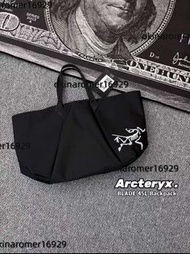 Arcteryx 始祖鳥 CARRIER 45野外徒步防水多用途尼龍托特包 Tote 包購物袋手提包男女同款