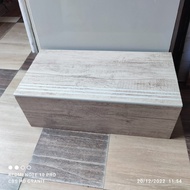 granit tangga 30x60 20x60 motif kayu cesnut oakwood