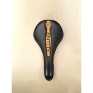 Saddle Saddle Entity VOID Black-Orange