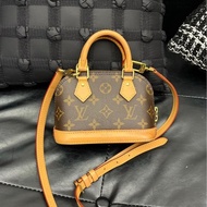 【98新 ✨ 全網最低價！】 LV alma nano 貝殼包 芯片款（下單前先詢問庫存