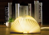 Mini Book Shaped Portable USB Rechargeable LED Magnetic Foldable Wooden Book Lamp 迷你書形行動式USB可充電LED磁性