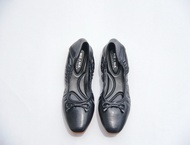 รองเท้าเเฟชั่นผู้หญิงเเบบคัชชูเเบบสวมส้นเตี้ย No. 44-3 NE&amp;NA Collection Shoes