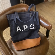 APC กระเป๋าผ้าแคนวาสผ้าเดนิมสไตล์เกาหลีใหม่สําหรับผู้หญิงความจุขนาดใหญ่เหมาะสําหรับโรงเรียนและการเดิ