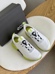 ECCO愛步紐扣新款運動鞋男2025年新款低幫 白綠色 高爾夫健步C4 130494 尺碼39-44碼