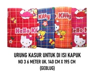 URUNG KASUR KAPUK NO 3 GEBLUG UKURAN 140X195 CM MOTIF KARAKTER BONEKA HELLO KITTY SARUNG KASUR ISI K