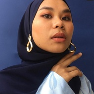 LushPins ~ The elegant gold infinity looping design can easily make your whole outfit look chic