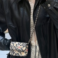 CHANEL塗鴉小廢包 12*9*3 99新配件盒子塵袋