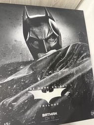 放Hottoys Batman dx19所有配件/地台，只抽走主體，其他全齊
