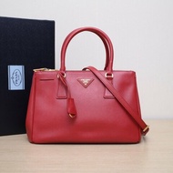 PRADA Galleria殺手包中號紅色牛皮金扣肩背包
