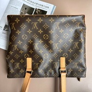 ::LOUIS VUITTON:: LV 花紋拉鍊天心包 小款