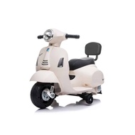 koopers Vespa scooter white