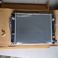 TOYOTA อะไหล่หม้อน้ำ16410-23430-71โมดูลหม้อน้ำชุดประกอบถังน้ำสำหรับชิ้นส่วนรถยกของโตโยต้า7FD และ8FD2