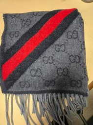 Gucci 頸巾