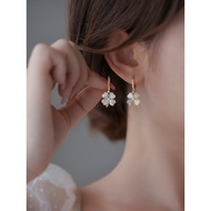 AT70 Buy 68K get free bonus (COD) Simple four-leaf clover earrings lucky