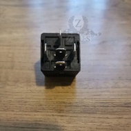 Universal Car Relay 5Pin Relay Socket Relay 5Pin 12V 40A 87 CS5T HX3770