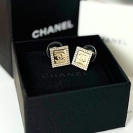 Chanel 雙Ｃ Logo 方糖復古鑲鑽耳環