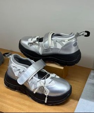 韓國直送🇰🇷ROCKFISH 芭蕾舞鞋
黑色230 235 240
銀色230 235 240
🇰🇷精選韓國好物推介🇰🇷

🌼韓國代購優惠$515  2起$505
有量PM

☑️韓國採購代購 ☑️韓