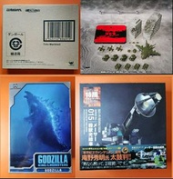 全新未開封 Bandai shm SHM S.H.MonsterArts 東宝特撮超兵器2 + 全新 海洋堂 特撮 015 Sci-Fi Revoltech 殺獸光線車 山口式 + 已開 NECA 哥