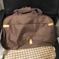 全新 啡色手提行李袋/喼