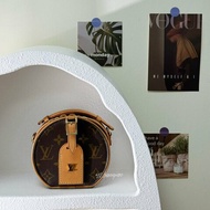 Lv 原花Mini圓餅包Boite Chapeau M44699