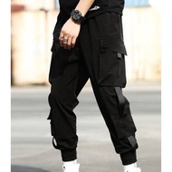 Super trendy Korean style cargo jogger pants. Available in sizes XXXL. Equivalent to 35-45cm.