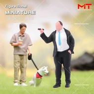 Miniature Painted 1/87 1/64 1/43 1/24 1/18 Bald Chubby Man Smoking Male Walk A Dog Figure Mini Doll