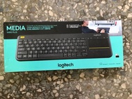 -Logitech 羅技 K400 PLUS USB 2.4G 無線觸控鍵盤