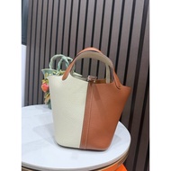 Pi.cotin handbag size 20 with high quality togo leather stitching