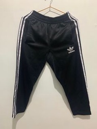 二手/中古 愛迪達 adidas originals DN8039 7/8 七八分褲 男版xs. 八成新