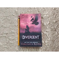 Divergent (Divergent, Book 1) by Veronica Roth (UK Paperback)