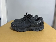 二手 NIKE Zoom Vomero 5 US10