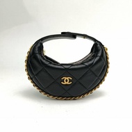 Chanel香奈儿 23C呼啦圈月牙包黑色羊皮革金扣皮穿链滚边肩背包